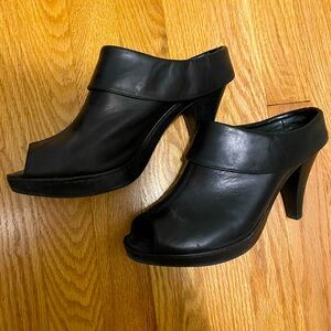 Born Crown heel, sz 10 black GUC